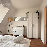Hugos Nest Wlan & Arbeitsplatz Lägenhet Neumünster