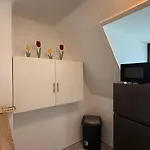 Hugos Nest Wlan & Arbeitsplatz Lägenhet