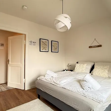 Apartment Hugos Nest Moderne In Mit Arbeitsplatz & Wlan