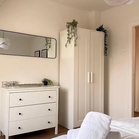 Apartment Hugos Nest Moderne In Mit Arbeitsplatz & Wlan *
