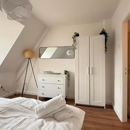 Hugos Nest Moderne In Mit Arbeitsplatz & Wlan Apartment Neumuenster