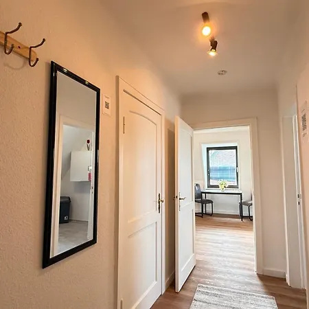 Hugos Nest Moderne In Mit Arbeitsplatz & Wlan * Neumuenster