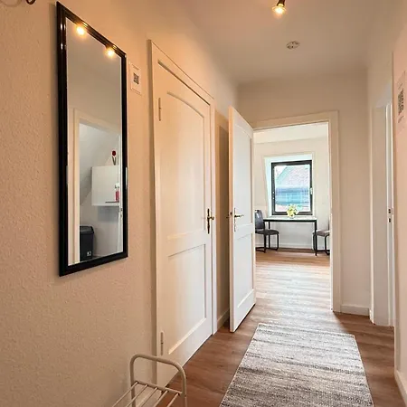 Hugos Nest Wlan & Arbeitsplatz Apartmán Neumünster