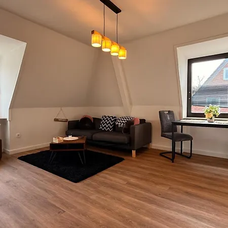Hugos Nest Moderne In Mit Arbeitsplatz & Wlan Neumuenster